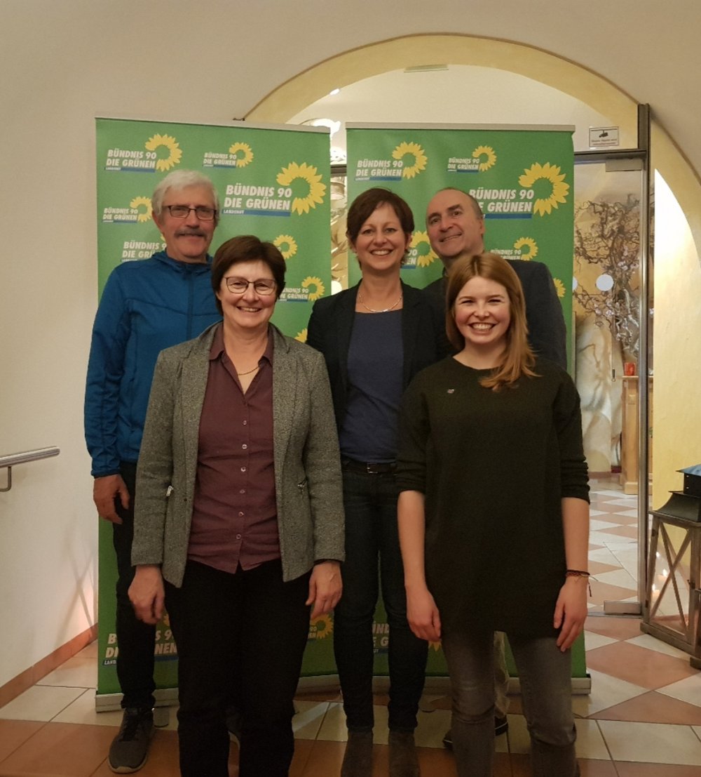 Der Vorstand der Grünen im Landkreis Landshut mit der Landesvorsitzenden Sigi Hagl