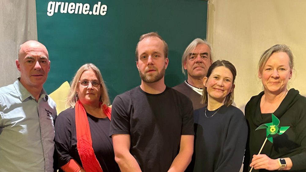 Das Bild zeigt den neuen Vorstand des OV Essenbach